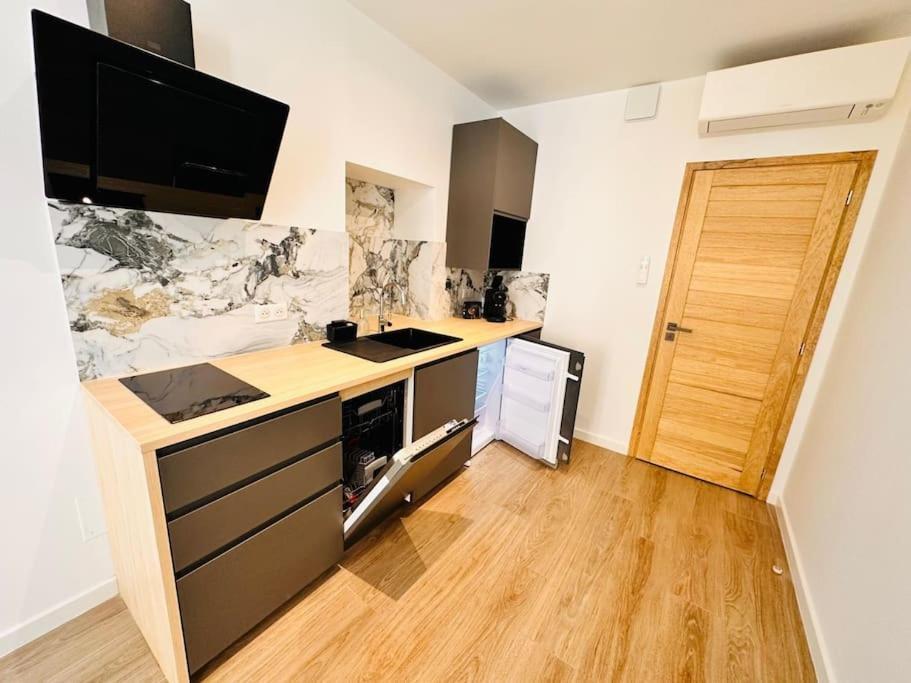 Les Appartements De Nana 4 - Studio Hypercentre, Rue Meynadier, Palais & Plage, Clim, Wifi Cannes Exterior photo